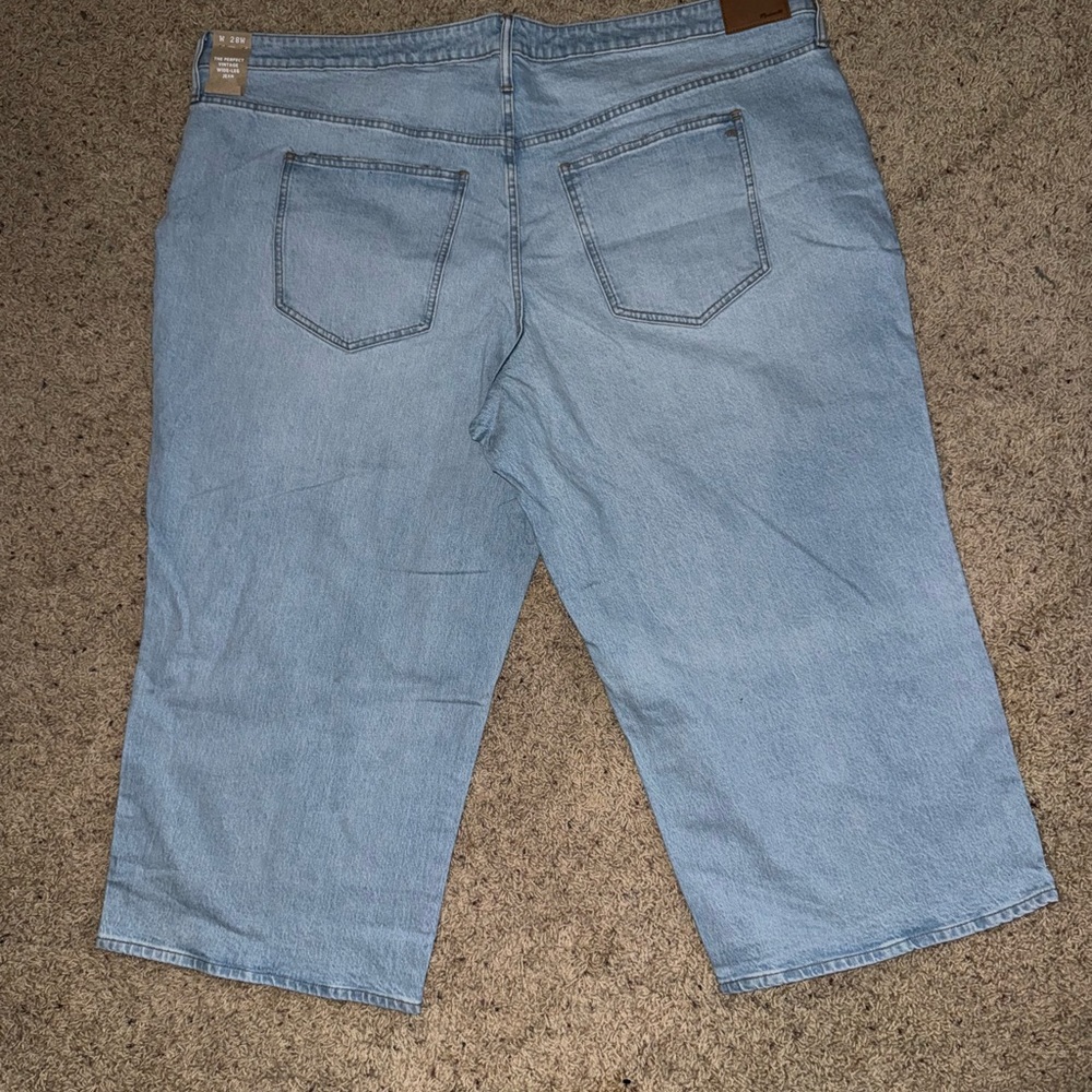 Vintage Wide-Leg Blue Jeans - Picture 5 of 6